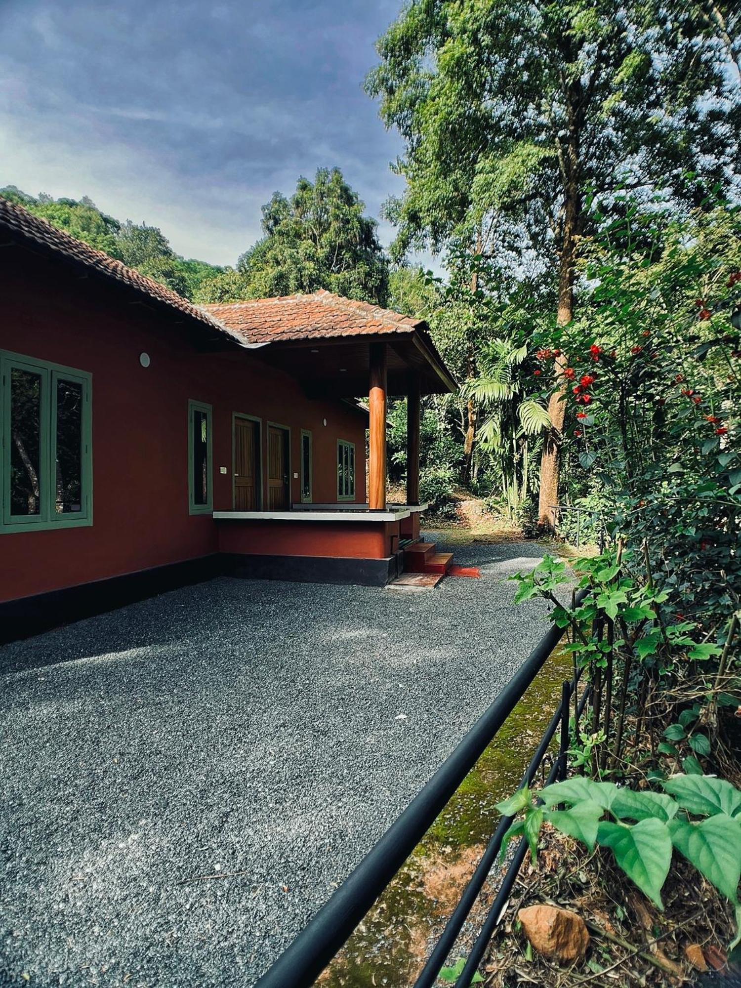 Mahout Resort Wayanad - An Experiential Jungle Stay With Waterfall Kalpatta Eksteriør bilde